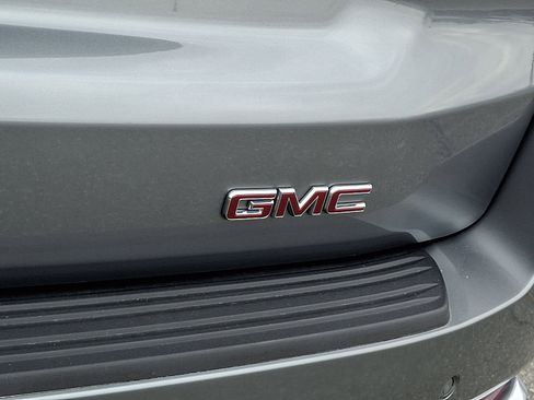 Used 2026 GMC Yukon XL Denali w/ Advanced Technology Package image 33