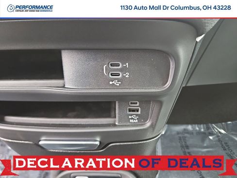 New 2026 Chrysler Pacifica Select image 31