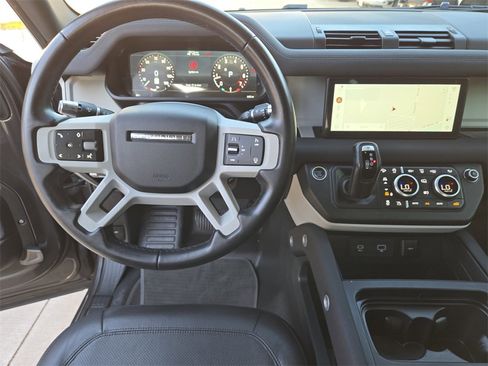 Used 2022 Land Rover Defender 110 S image 13