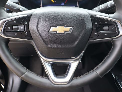 Used 2025 Chevrolet Trax LT w/ LT Convenience Package FWD image 11