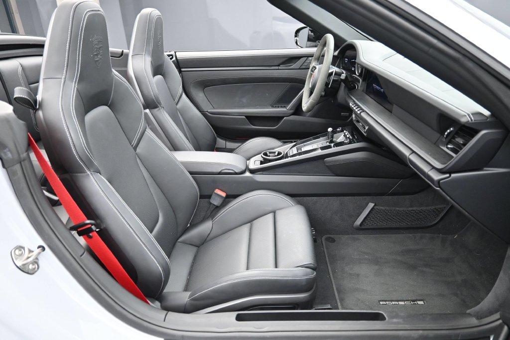 Certified 2024 Porsche 911 Carrera 4 GTS AWD/4WD image 28