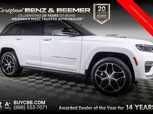 Used 2024 Jeep Grand Cherokee Summit AWD/4WD image 1