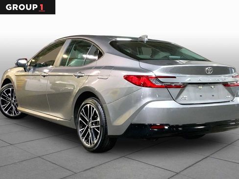 Used 2025 Toyota Camry XLE AWD/4WD image 12
