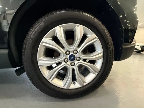 Used 2020 Ford Edge Titanium w/ Equipment Group 301A AWD/4WD image 46