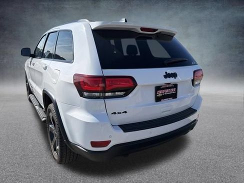 Used 2019 Jeep Grand Cherokee Laredo AWD/4WD image 9