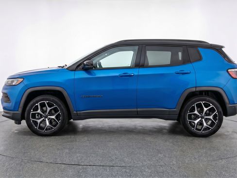 Used 2025 Jeep Compass Limited AWD/4WD image 5
