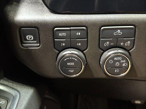 Used 2025 Chevrolet Silverado 1500 RST w/ Convenience Package II AWD/4WD image 35