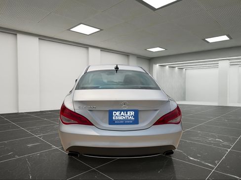 Used 2014 Mercedes-Benz CLA 250 image 3