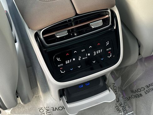 Certified 2023 Mercedes-Benz EQS 450+ SUV image 31