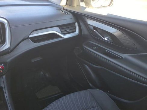 Used 2024 GMC Terrain SLE w/ Driver Convenience Package image 17