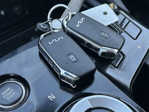 Used 2024 Kia Sportage EX image 34