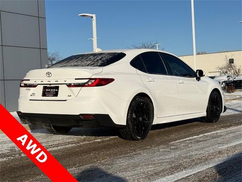 Used 2025 Toyota Camry LE image 3
