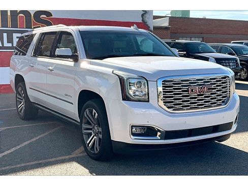 Used 2019 GMC Yukon XL Denali w/ Denali Ultimate Package image 12