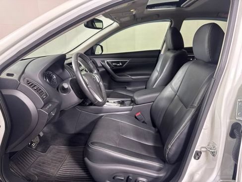 Used 2018 Nissan Altima 2.5 SL w/ 2.5 SL Technology Package FWD image 11