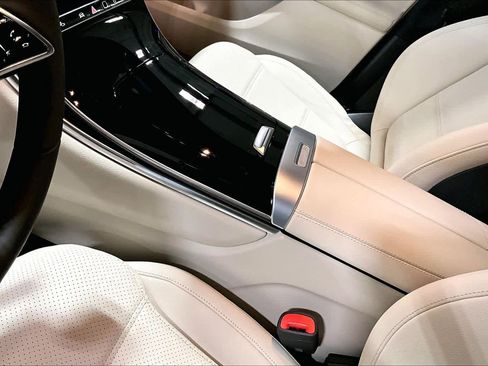 Used 2026 Mercedes-Benz GLC 300 4MATIC image 17