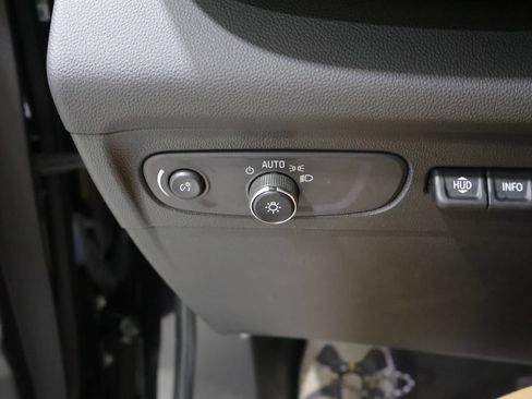 Used 2023 Buick Envision Avenir AWD/4WD image 32