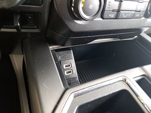 Used 2019 Ford F150 XLT w/ Equipment Group 302A Luxury AWD/4WD image 14
