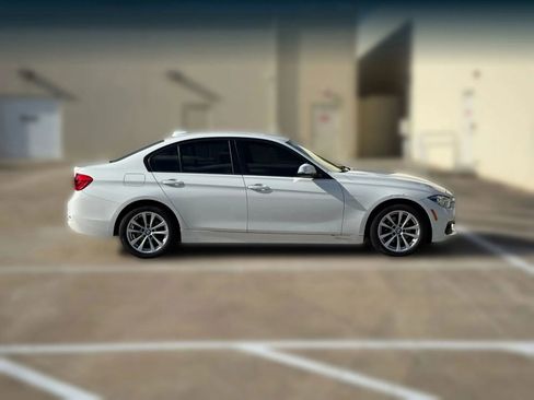 Used 2018 BMW 320i xDrive Sedan image 10