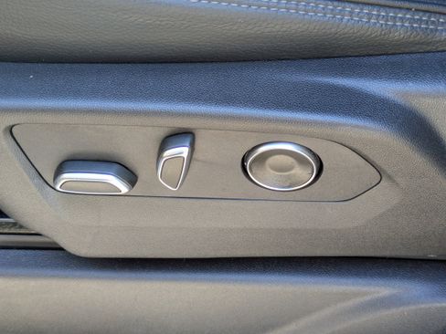 Used 2024 GMC Yukon Denali w/ Advanced Technology Package image 23