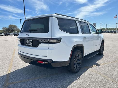 New 2026 Jeep Grand Wagoneer Limited AWD/4WD image 5