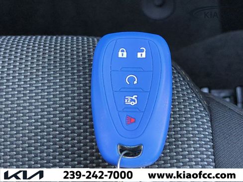 Used 2021 Chevrolet Traverse LT image 31