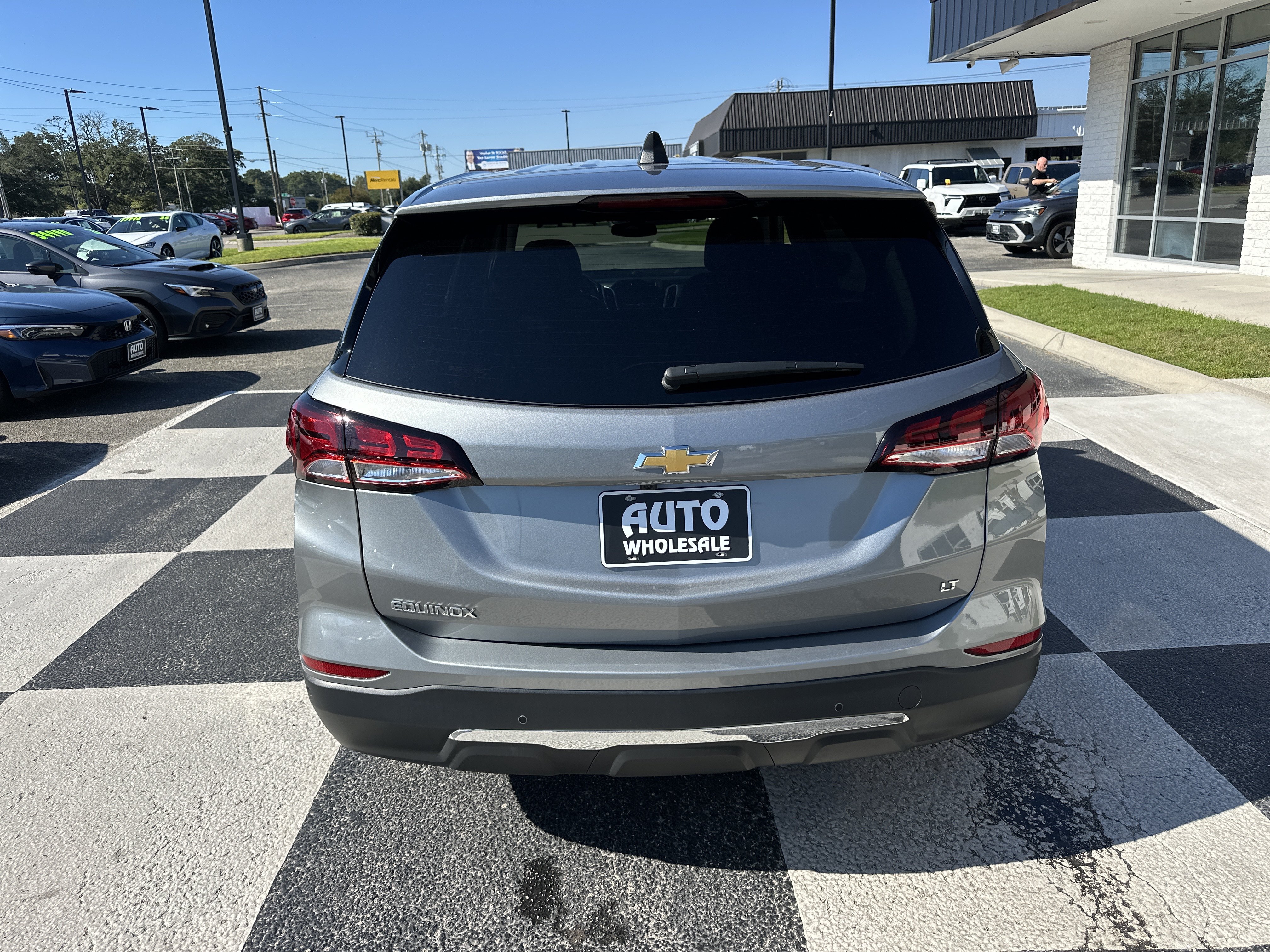 Used 2024 Chevrolet Equinox LT w/ LPO, Floor Liner Package FWD image 4
