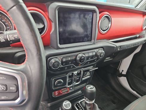 Used 2019 Jeep Wrangler Unlimited Rubicon AWD/4WD image 12