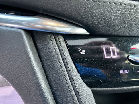 Used 2020 Cadillac XT5 Premium Luxury AWD/4WD image 33