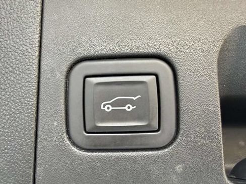 Certified 2024 Cadillac XT5 Luxury w/ LPO, Floor Liner Package AWD/4WD image 56
