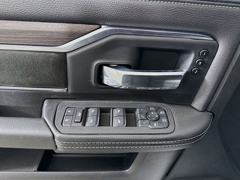 New 2025 RAM 2500 Laramie AWD/4WD image 18
