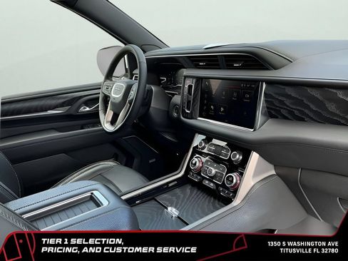 Used 2024 GMC Yukon XL Denali RWD image 9