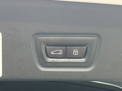 Used 2025 BMW i4 xDrive40i image 29