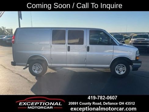 Used 2025 Chevrolet Express 3500 w/ Hotel Shuttle Package RWD image 7