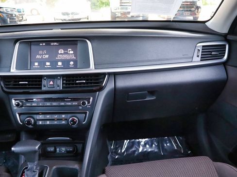 Used 2020 Kia Optima LX FWD image 28