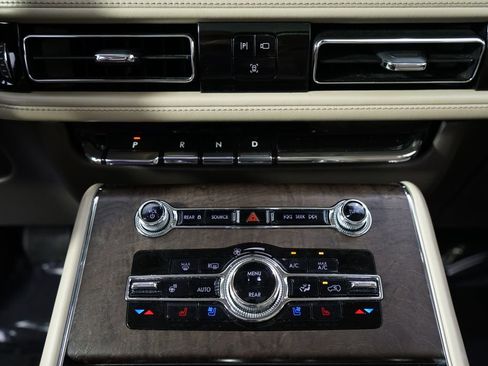 Used 2021 Lincoln Aviator Reserve w/ Equipment Group 208A AWD/4WD image 32