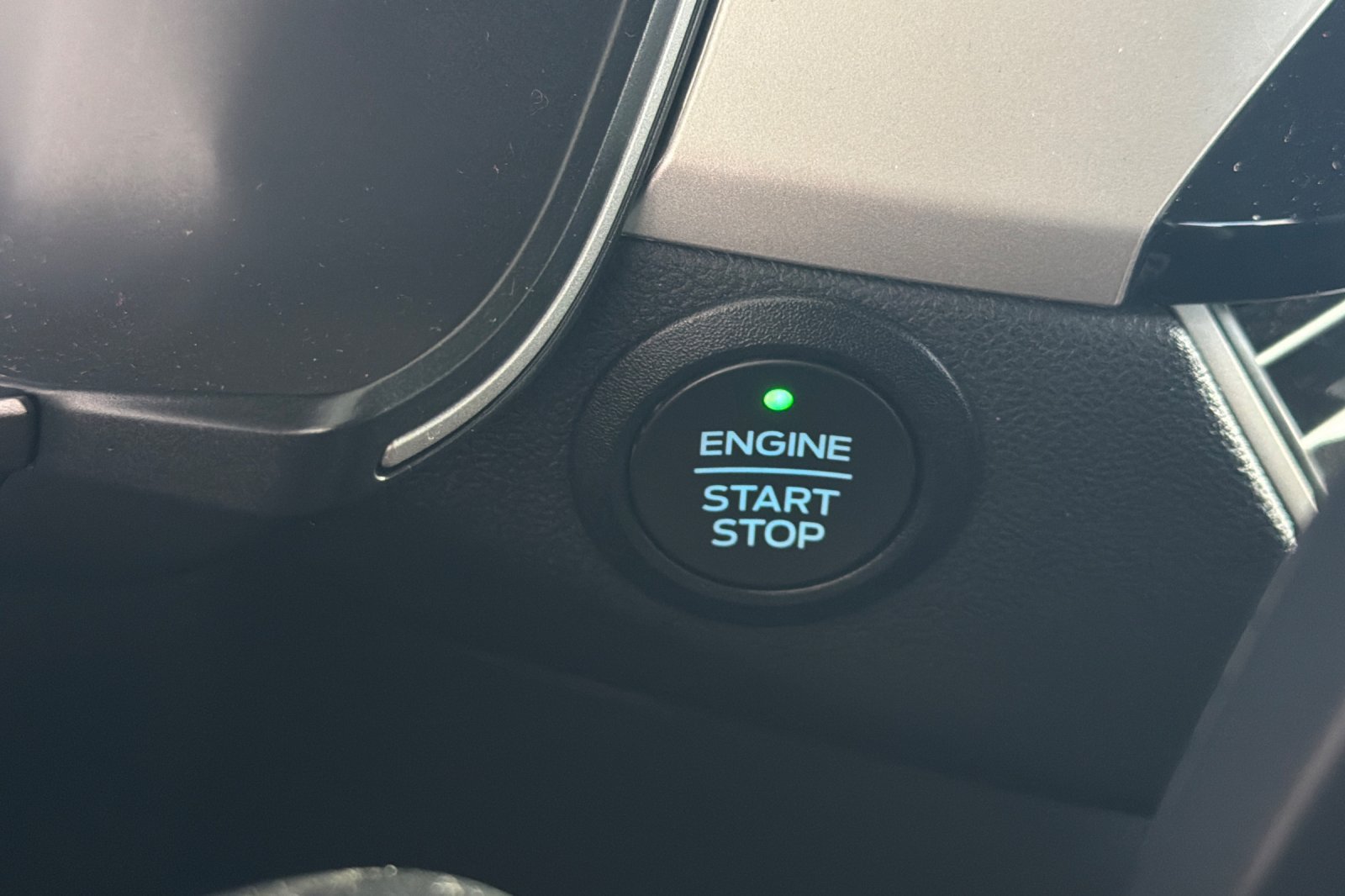 Used 2022 Ford Escape SE FWD image 26