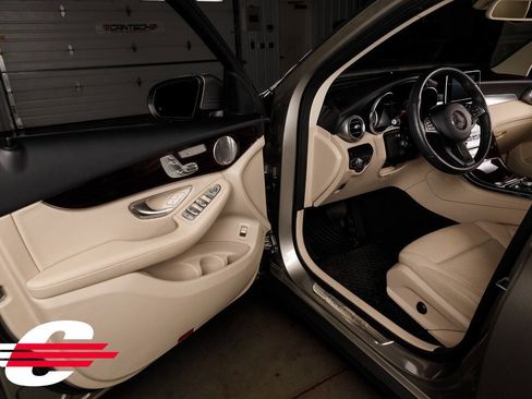 Used 2019 Mercedes-Benz GLC 300 4MATIC image 17