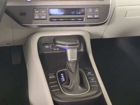 Used 2025 Hyundai Kona SEL FWD image 23