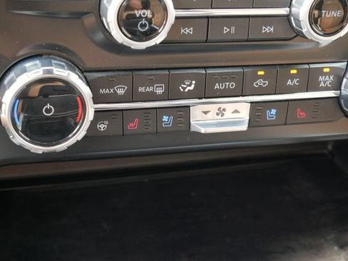 Used 2023 Ford F450 Lariat w/ Lariat Ultimate Package AWD/4WD image 5