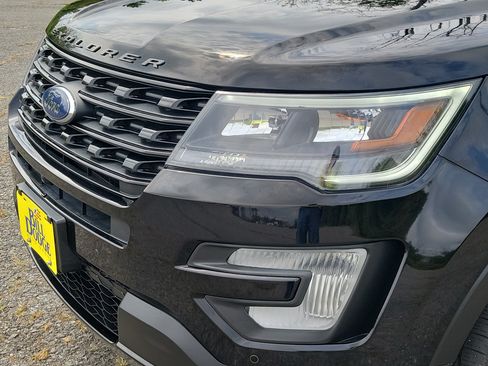 Used 2017 Ford Explorer Sport w/ Equipment Group 401A AWD/4WD image 9