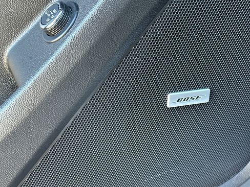 Used 2021 Chevrolet Traverse Premier image 24