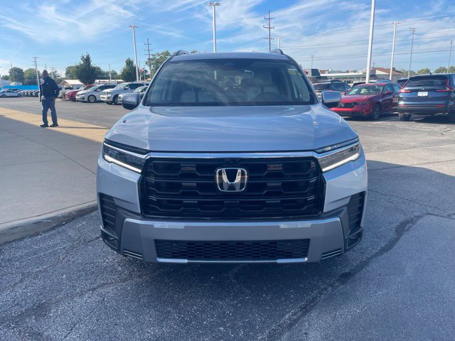 New 2026 Honda Pilot Touring image 3