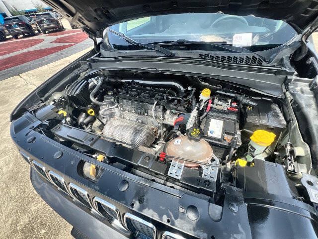 Used 2021 Jeep Renegade Latitude FWD image 29