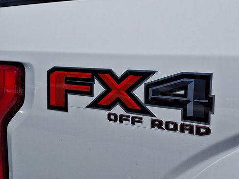 Used 2018 Ford F150 Lariat w/ Equipment Group 501A Mid image 10