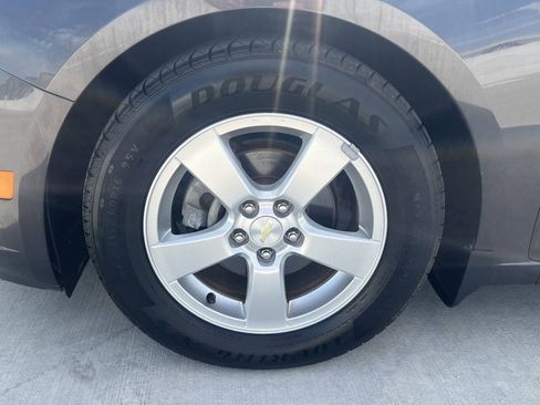 Used 2014 Chevrolet Cruze LT FWD image 19