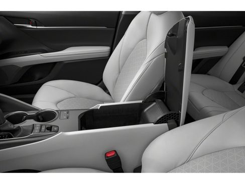 Used 2023 Toyota Camry XSE image 12