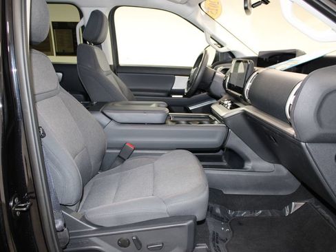 Used 2025 Ford Expedition Active RWD image 29