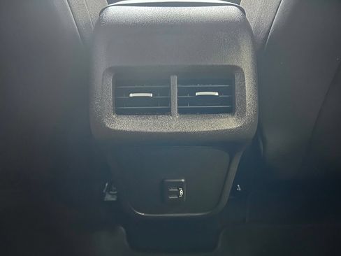 Used 2024 Chevrolet Equinox LT AWD/4WD image 19