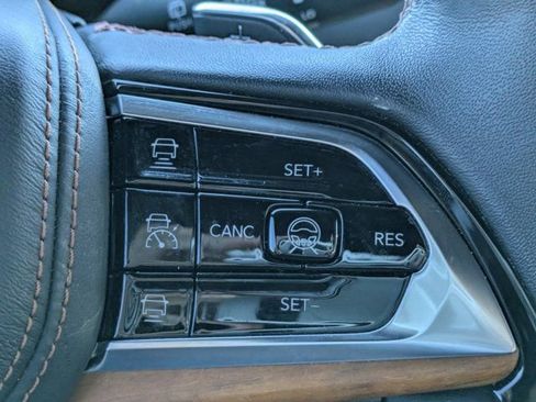 Used 2022 Jeep Grand Cherokee L Summit image 22