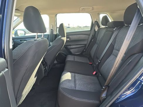 Used 2025 Nissan Rogue SV FWD image 31